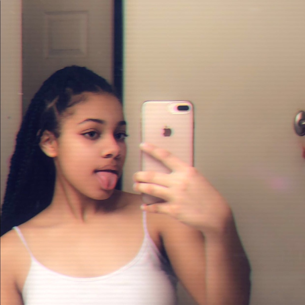 Meet your Posher, Brianna